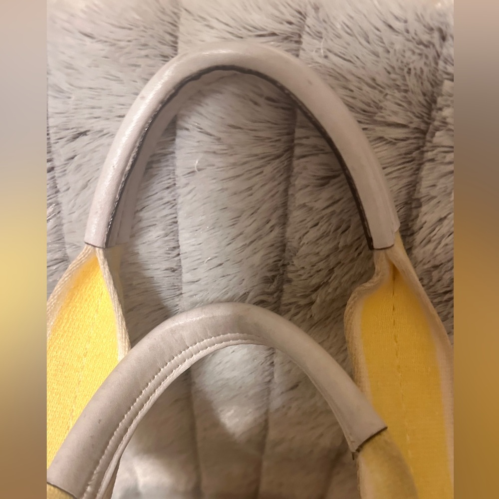 COACH poppy canvas tote/shoulder bag. - Picture 3 of 13
